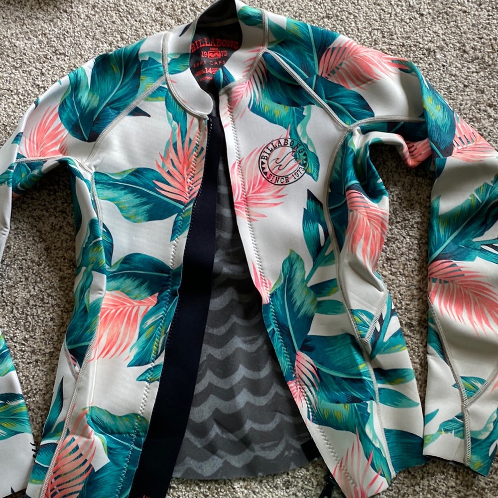 Rare wet suit capsule top